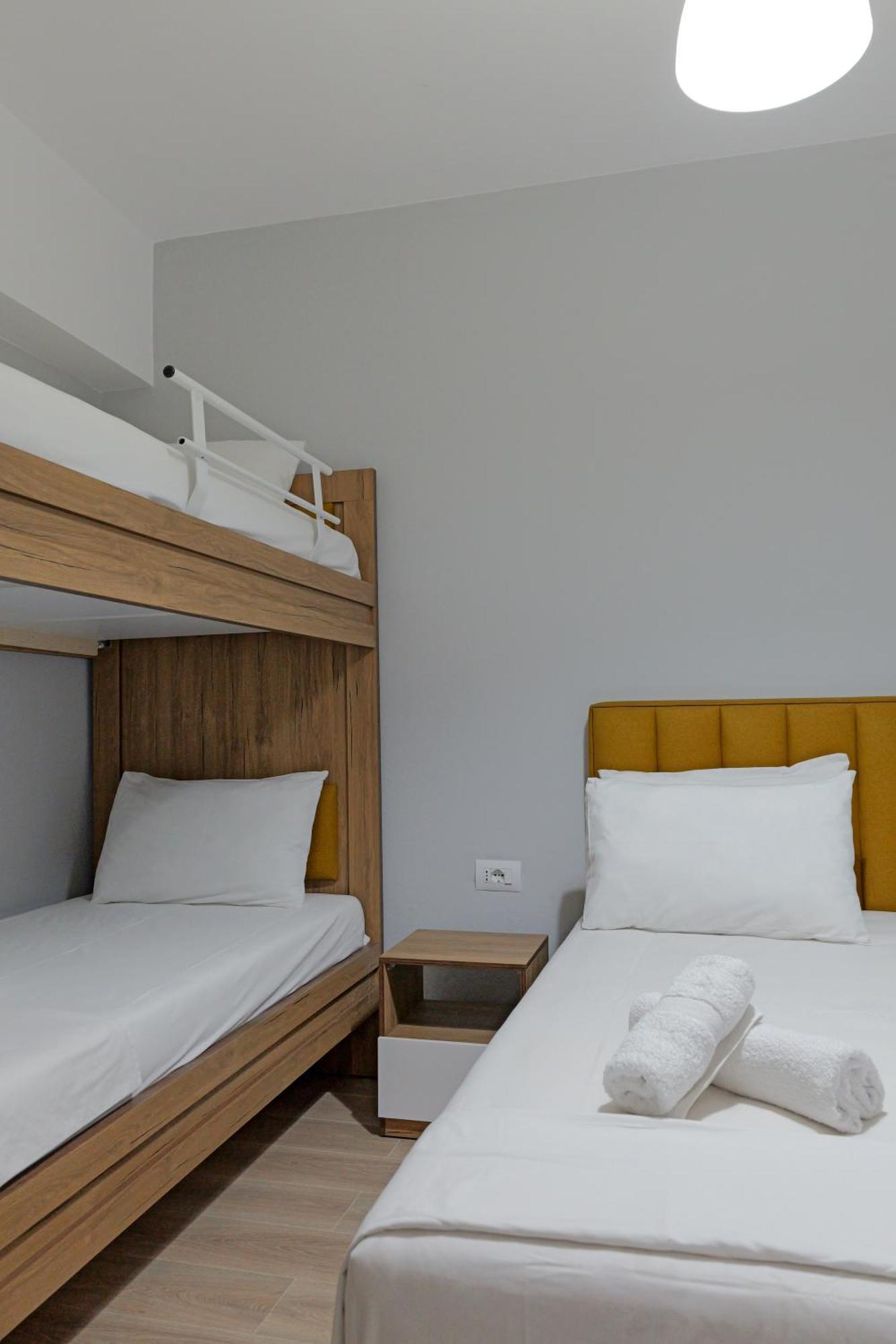 Hotel Holiday Sarandë Exterior foto